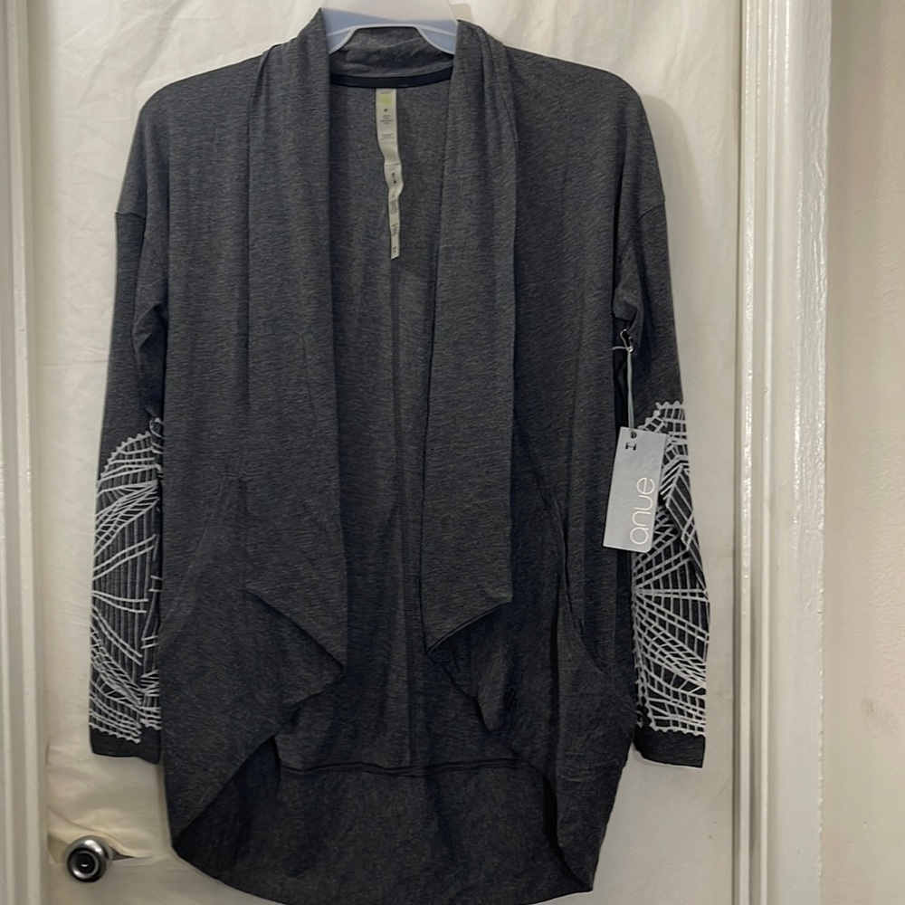Onue Gray & White Cardigan Wrap Top Burnout Sleeves Medium Women’s NWT